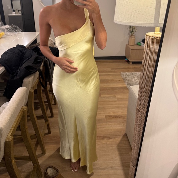 CALIX MIDI DRESS - ONE SHOULDER SLIP DRESS IN BUTTER - Picture 5 of 7